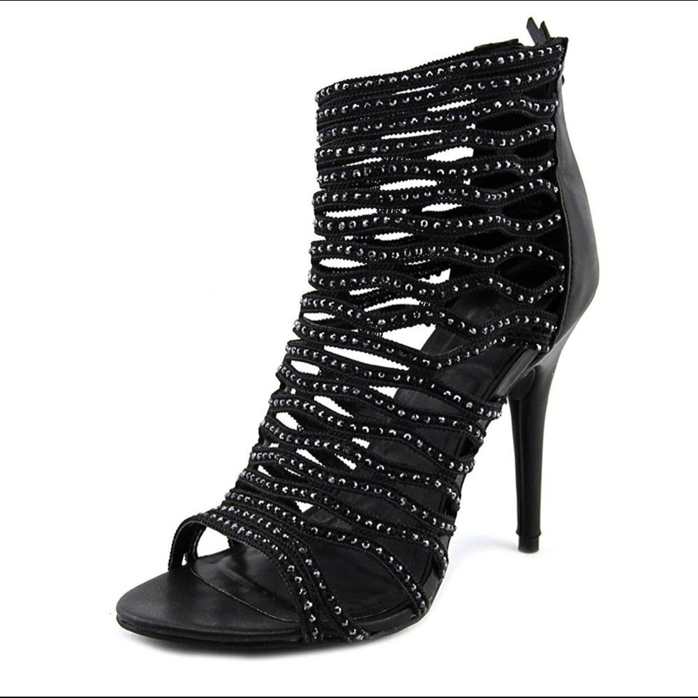 NWOT ZigiSoho Deeny Black Heel